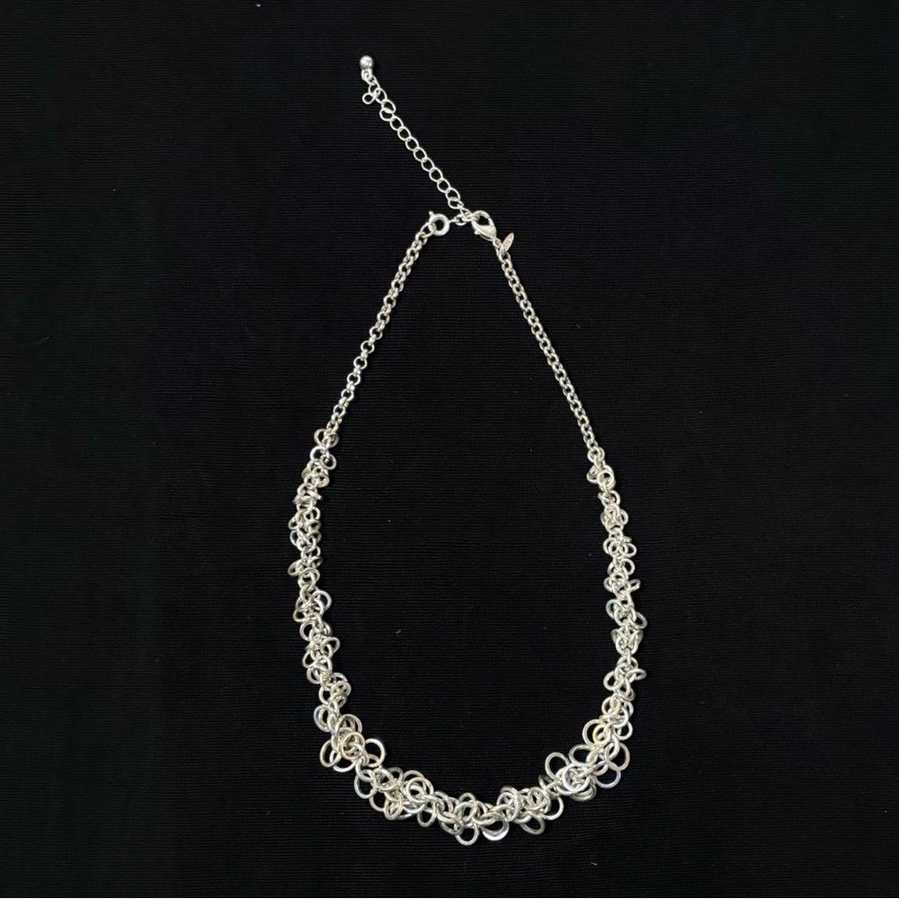 Avon Silver Tone Linked Rings Collar Necklace 16”